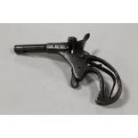 A SMALL 19TH CENTURY SINGLE SHOT STARTING PISTOL, L 10 cm