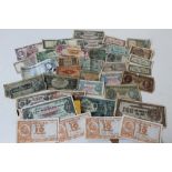 A COLLECTION OF BRITISH AND WORLD BANKNOTES to include Bank of England 'Somerset' £10 (BY42), £5 (L