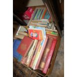 A SMALL BOX OF CHILDRENS BOOKS TO INCLUDE VINTAGE LADYBIRD BOOKS, BEATRIX POTTER ETC TOGETHER WITH