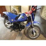 A BLUE PY90 YAMAHA REPLICA KAWASATI MOTORBIKE