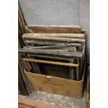 A BOX OF VINTAGE PICTURE FRAMES