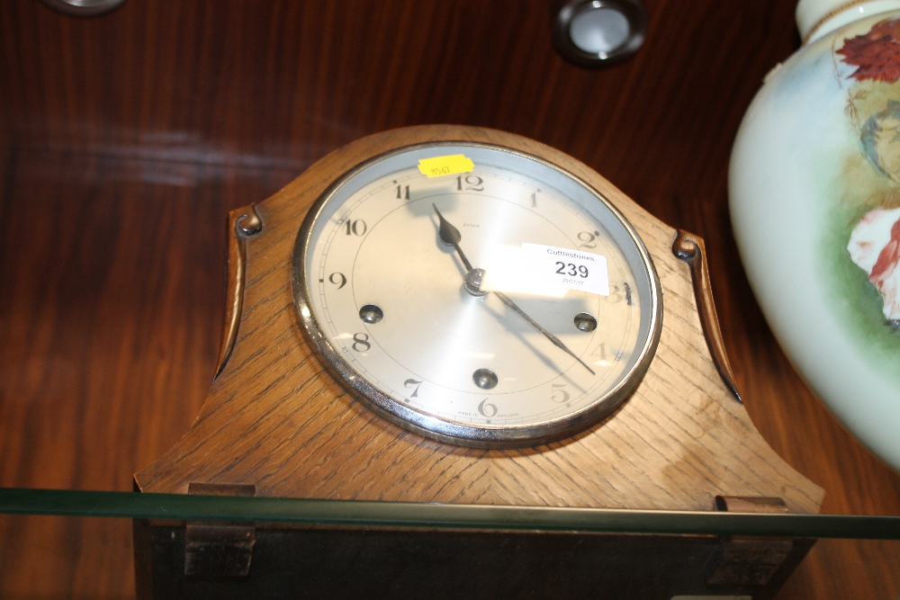 AN OAK ENFIELD MANTLE CLOCK