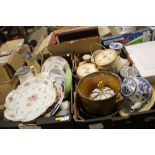 TWO TRAYS OF CERAMICS TO INCLUDE CROWN DEVON FIELDINGS, VICTORIAN JUG ETC.