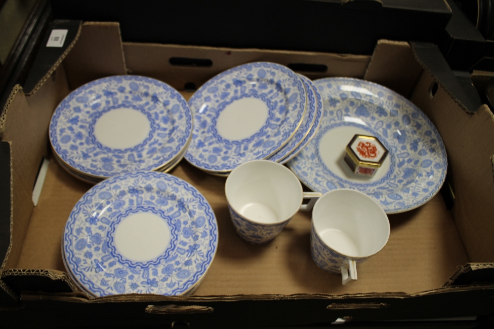 A TRAY OF ROYAL CROWN DERBY WILMOT CHINA AND A ROYAL CROWN DERBY TRINKET POT