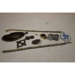 A BAG OF ASSORTED JEWELLERY TO INC SILVER EXAMPLES