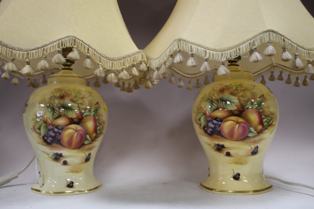 A PAIR OF LARGE AYNSLEY ORCHARD GOLD TABLE LAMPS