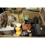 A TRAY OF ASSORTED SUNDRIES TO INCLUDE A VINTAGE TELEPHONE, SMALL RADIO ETC.