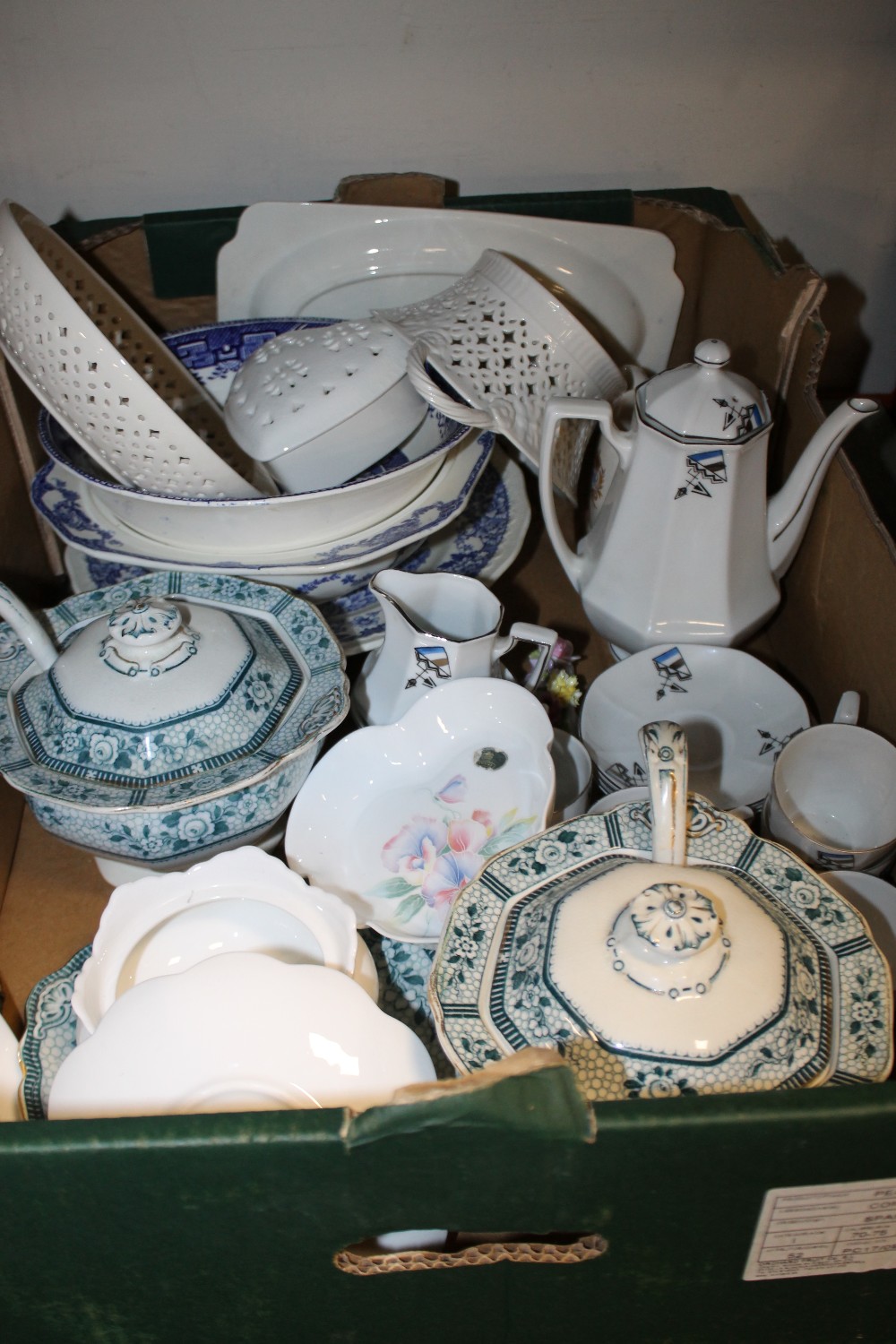 A TRAY OF ASSORTED CERAMICS AND CHINA TO INCLUDE AYNSLEY, LEEDS WARE, BURLEIGHWARE, BOOKS ETC.