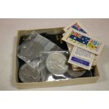 A BOX OF VINTAGE COINS AND CIGARETTE CARDS