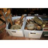 TWO TRAYS OF BRASS AND COPPER TO INCLUDE A PAIR OF ARTS AND CRAFTS COPPER VASES, QUANTITY OF