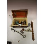 A VINTAGE TEA CADDY CONTAINING ASSORTED COLLECTABLES TO INCLUDE SMALL WADE FIGURES, BOBBINS,