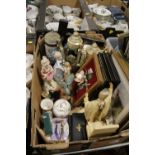 A TRAY OF ASSORTED CERAMICS AND COLLECTABLES TO INCLUDE AYNSLEY, TANKARDS, COSTUME JEWELLERY ETC.