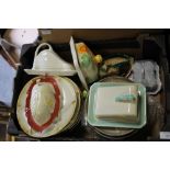 A TRAY OF CHEESE DISHES TO INCLUDE SUSIE COOPER TOGETHER WITH STUDIO POTTERY PLATES