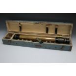 A CASED WORLD WAR 1 MILITARY GUN SIGHT, stamped 'G327 W A/T Y', in fitted wooden box, L 58 cm