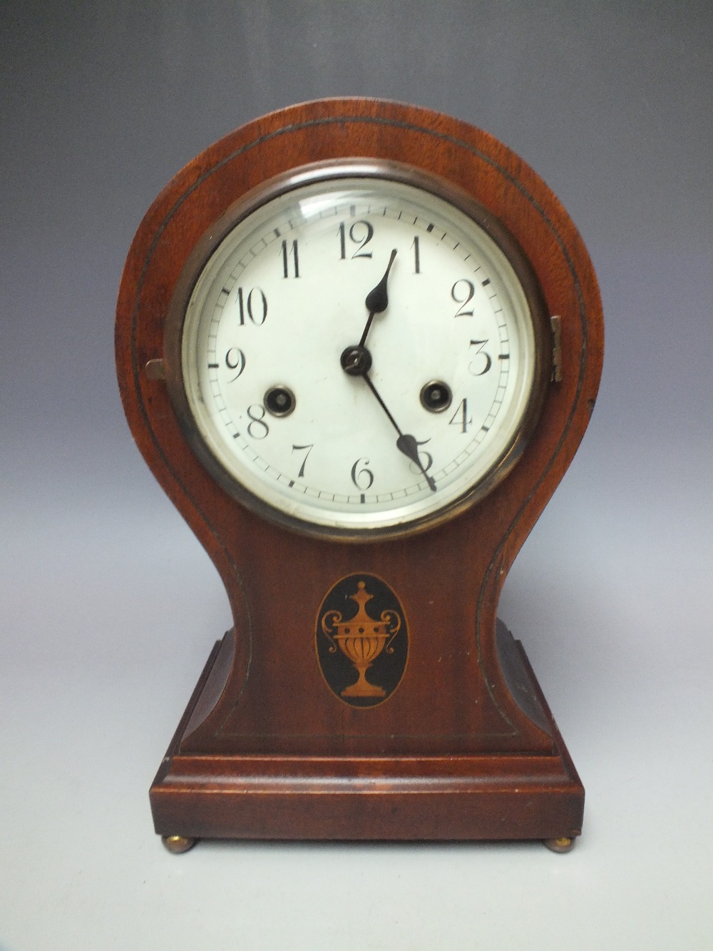 GUSTAV BECKER MAHOGANY INLAID BALLOON MANTEL CLOCK, the two train movement striking on a gong, H 31 - Image 2 of 8