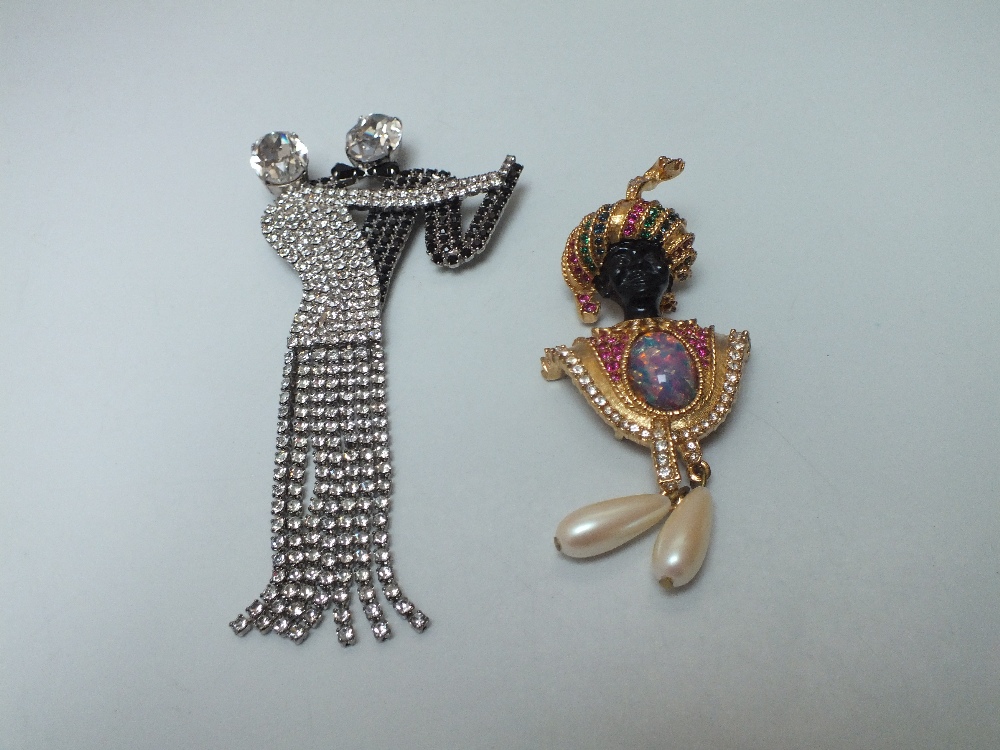 TWO VINTAGE BUTLER AND WILSON DESIGNER BROOCHES, comprising a 'Dancing Couple' brooch, H 13.4 cm an - Image 7 of 8