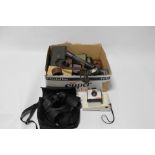 A QUANTITY OF ASSORTED CAMERAS AND BINOCULARS, ETC