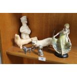 A QUANTITY OF COLLECTABLE FIGURES AND ORNAMENTS TO INCLUDE SYLVAC, ROYAL WORCESTER LADY FIGURE, ETC