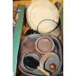 A BOX OF ASSORTED TREEN ITEMS