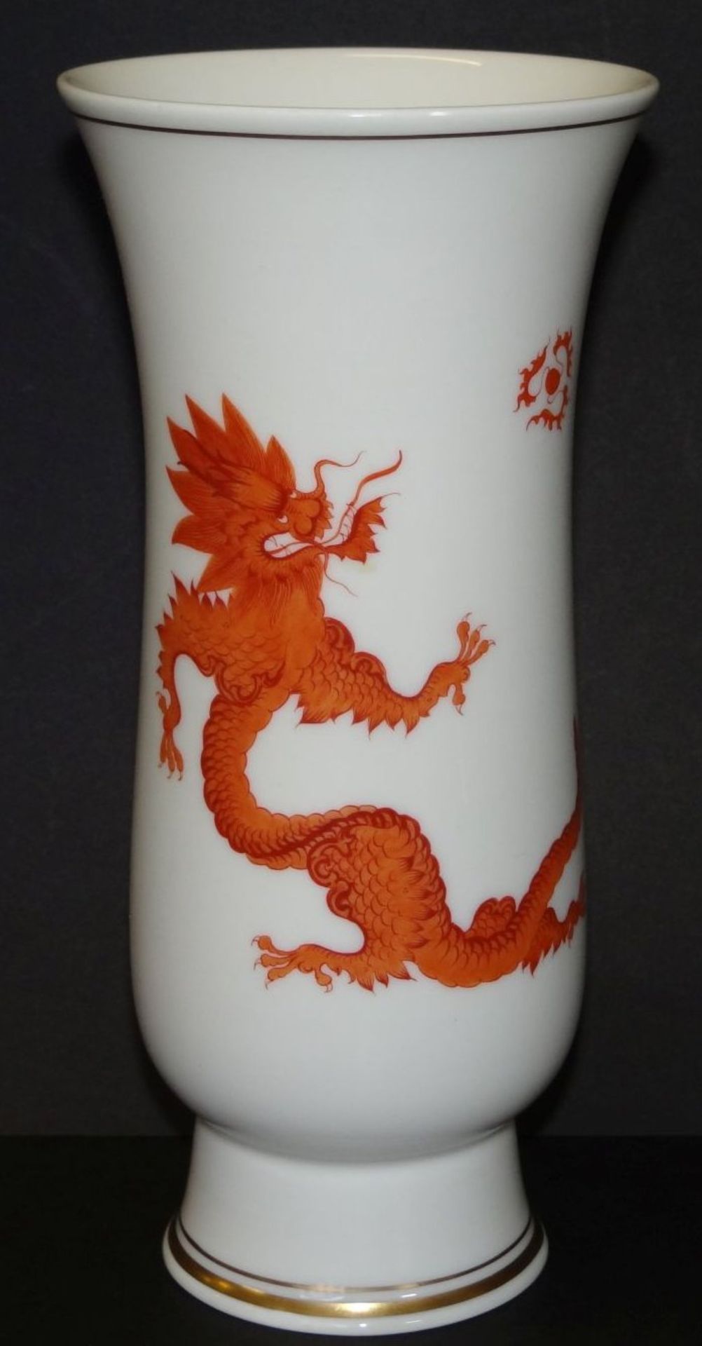 Vase "Meissen" roter Drache, H-20 cm, Schwertermarke durchschliffen