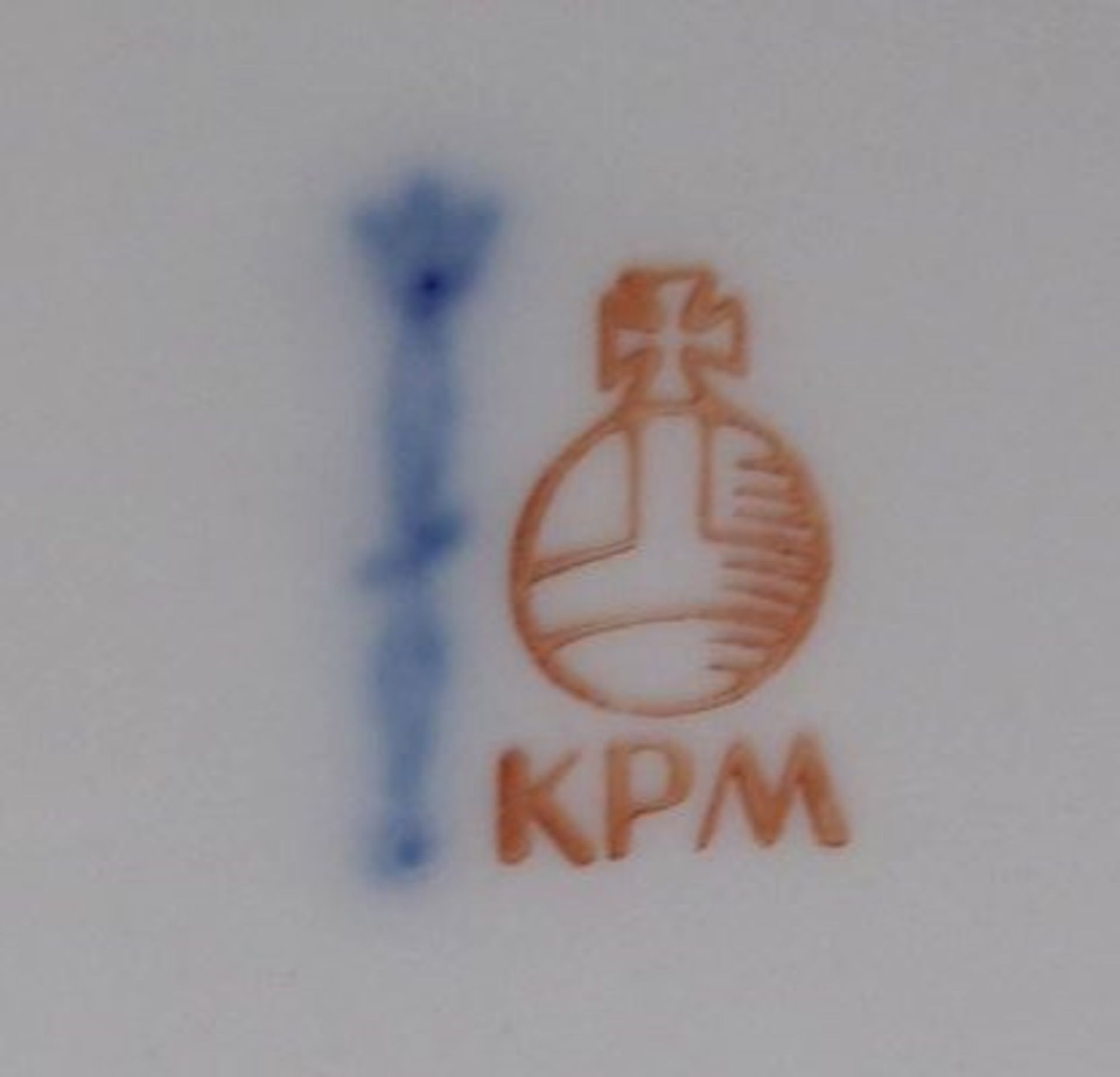 8x Mittel-Teller, KPM Berlin, blaue Szeptermarke neben rotem Reichsapfel über KPM, bunte - Bild 2 aus 2