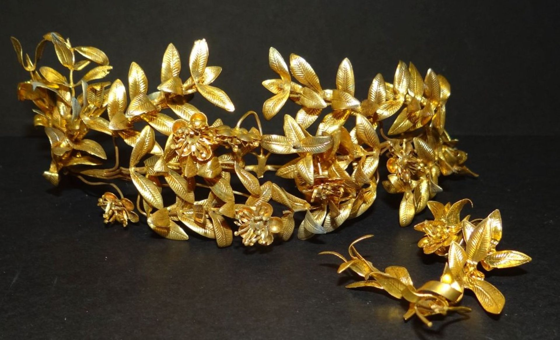 "Goldene Hochzeits-Krone" unter Glassturz, H-18 cm, D-17 cm - Bild 3 aus 3