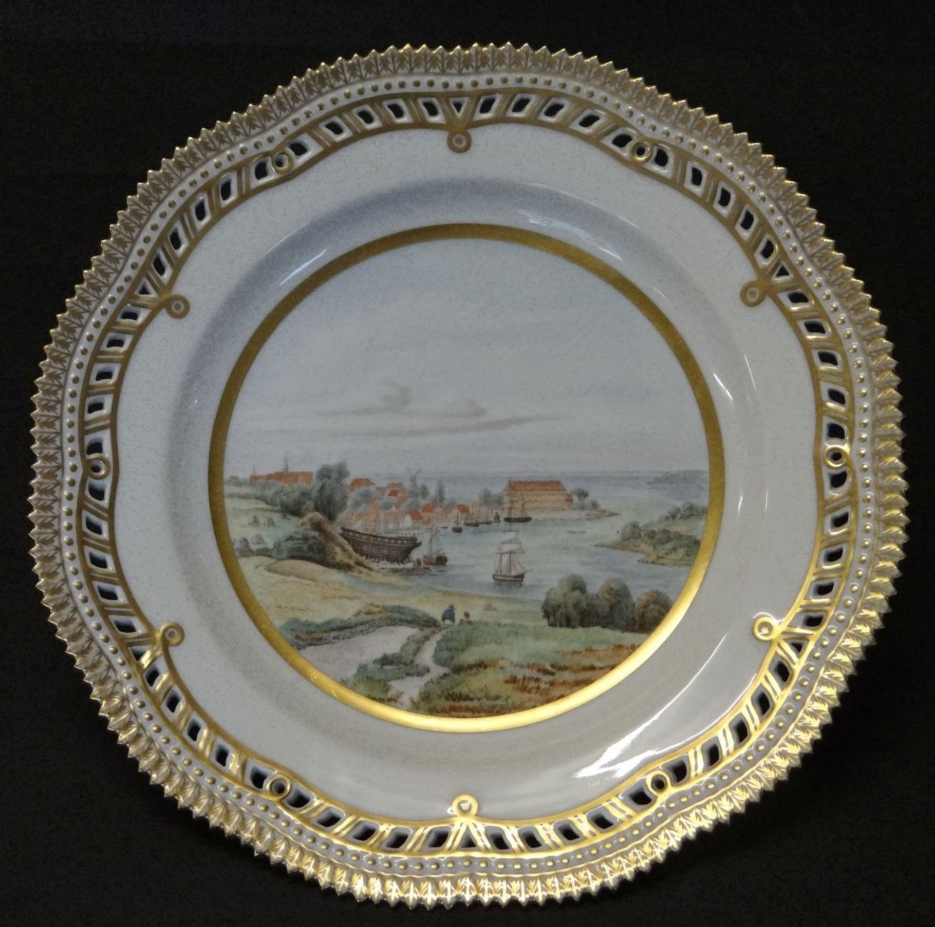 Ansichtenteller "Royal Copenhagen" mit Schloss Sonderborg, Durchbruchrand, D-25 cm,