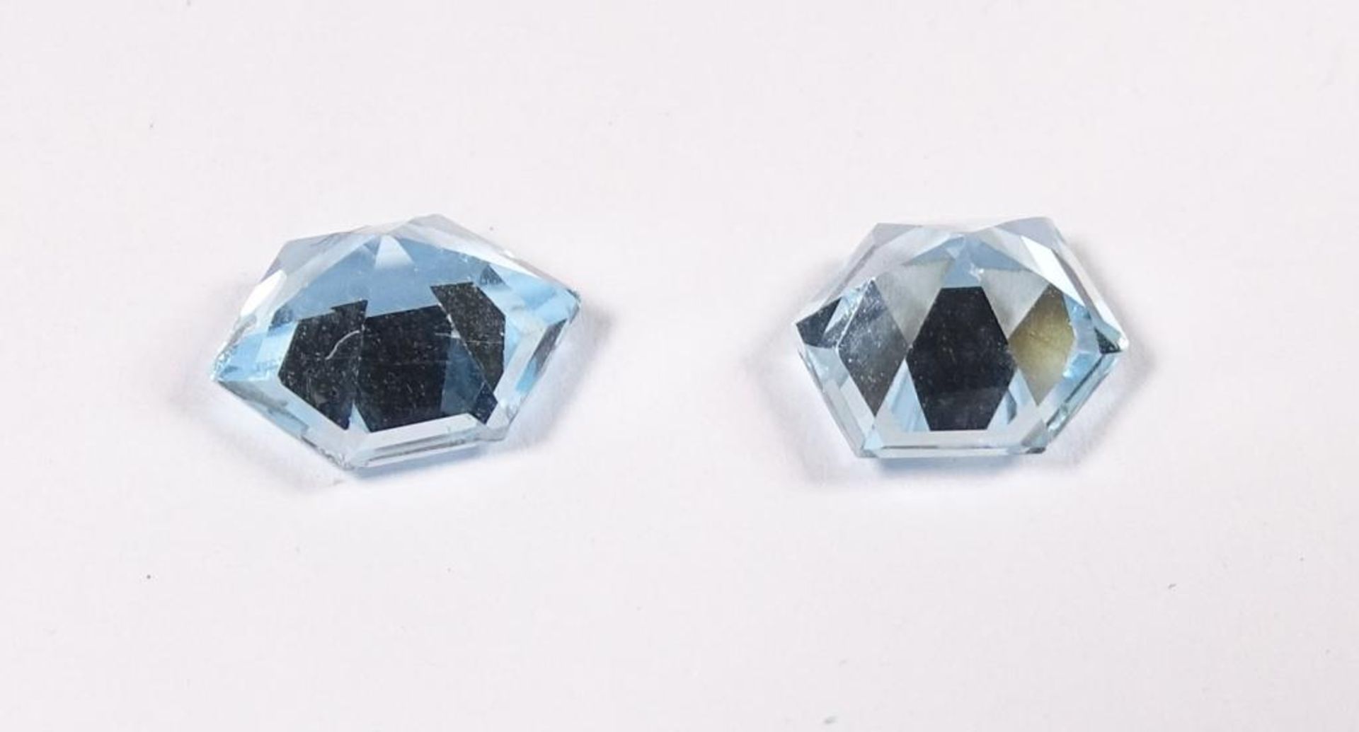 Zwei Aquamarine,facettiert,zus.0,69gr.,8x7mm - Bild 4 aus 4