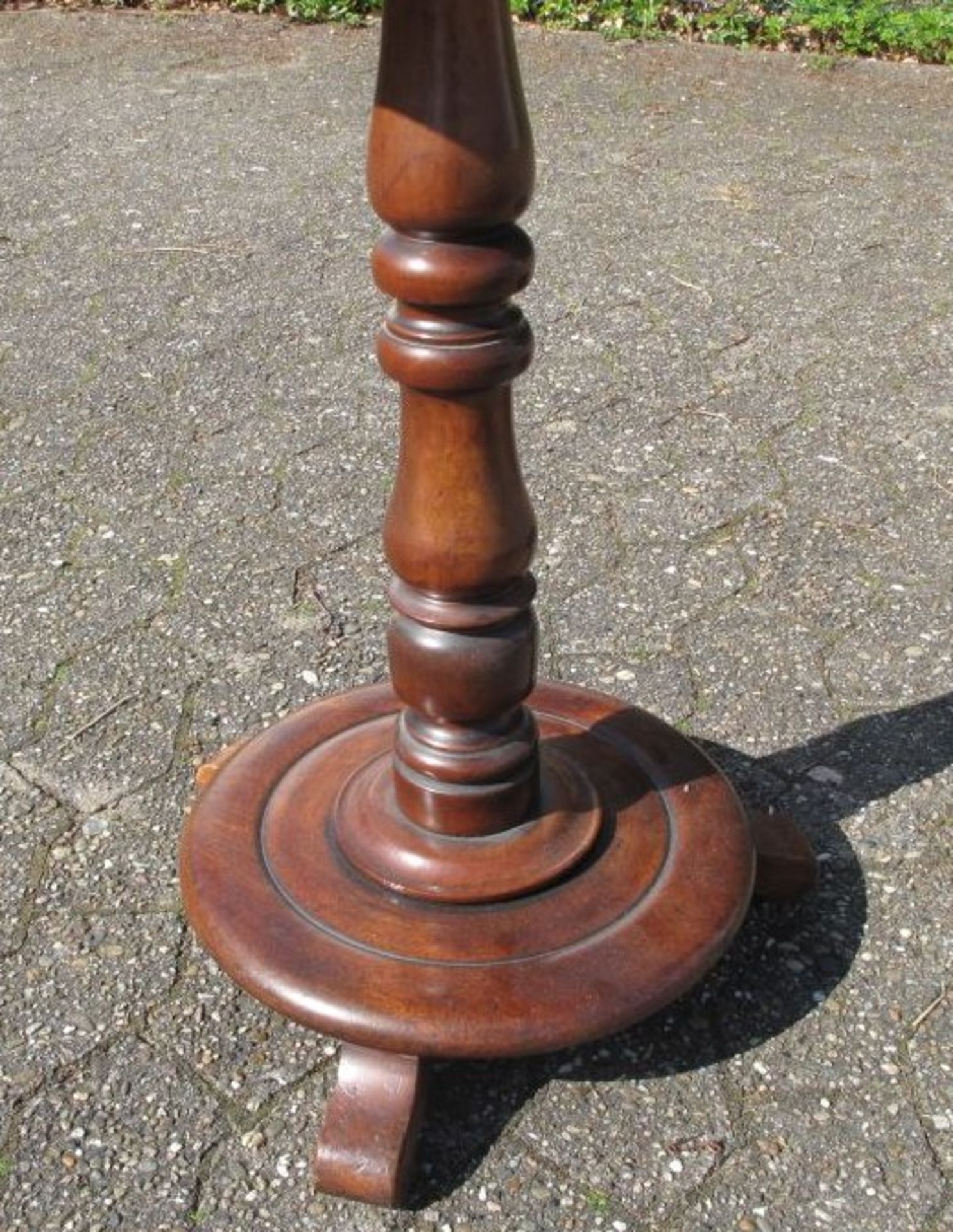 Beistell-Tisch, um 1900, guter Zustand, H-70cm D-50cm. - Bild 3 aus 3