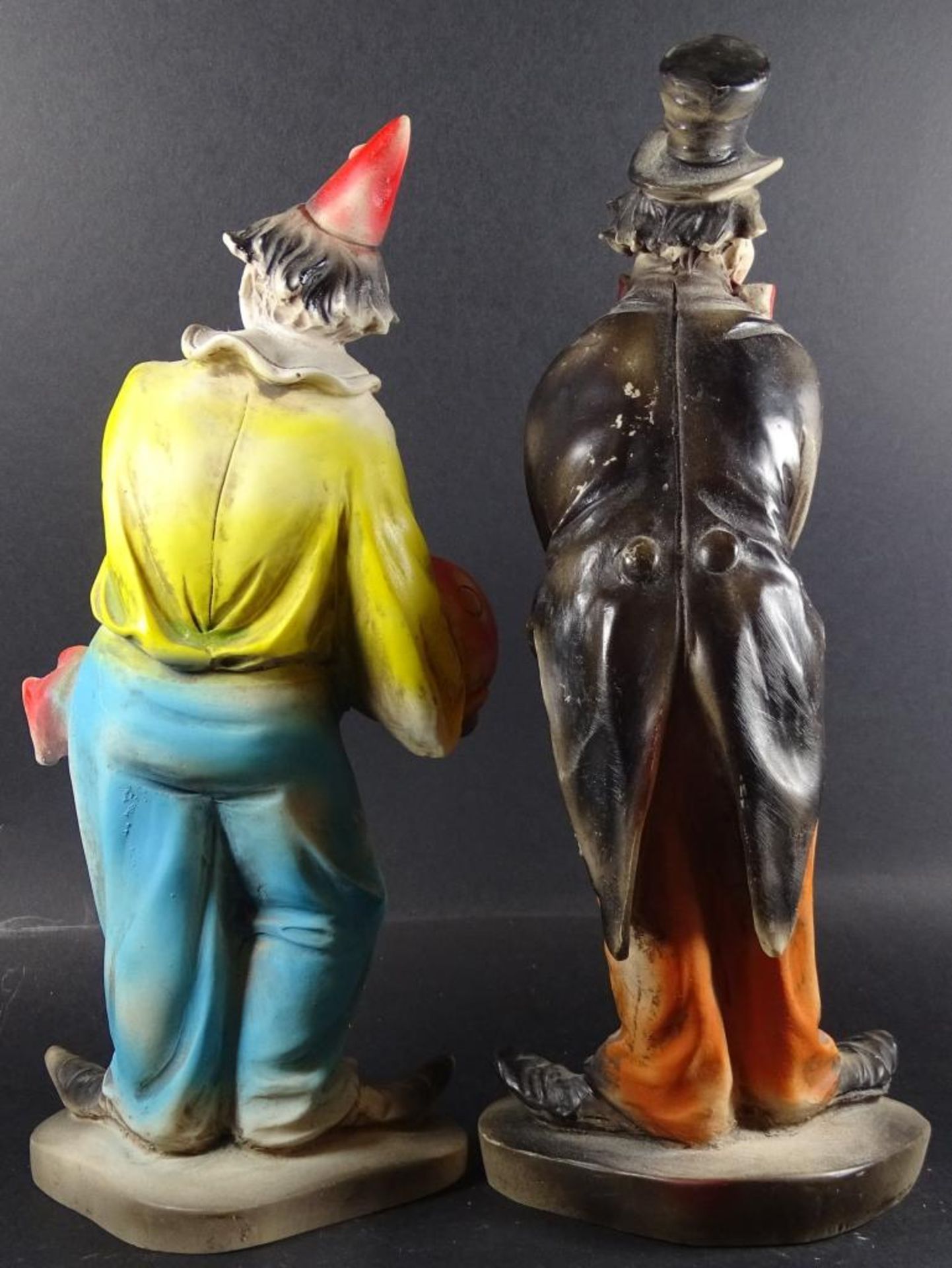 Zwei Clowns,wohl Kunstmasse,bemalt,signiert,H- 23cm - Bild 4 aus 4