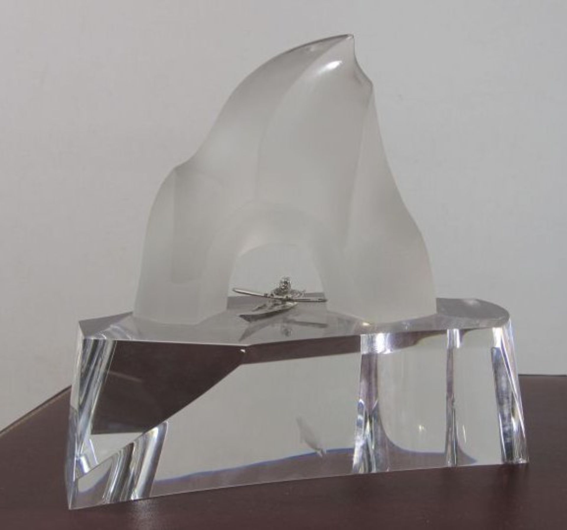 Steuben Glas-Skulptur "Ice Hunter", Modell #1033, ca. 1970, Entw. James Housten, Kanu aus Sterling