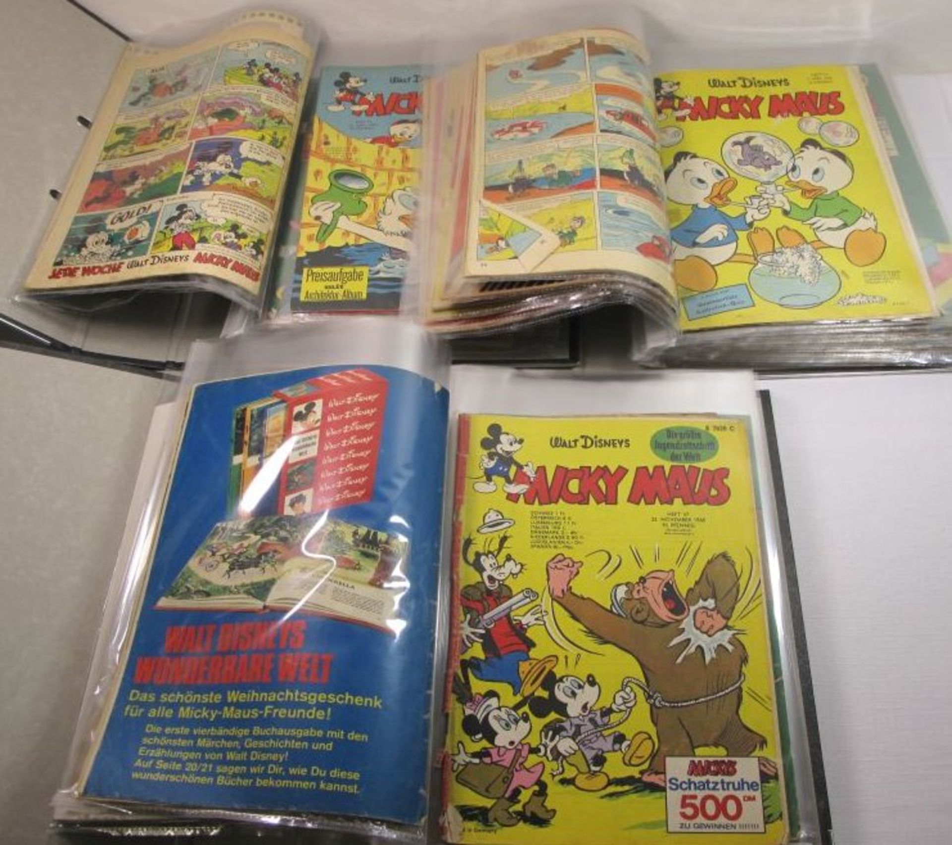 3x Ordner mit ca. 65 div. Ausgaben "Mickey Mouse", 60er Jahre. - Bild 2 aus 2