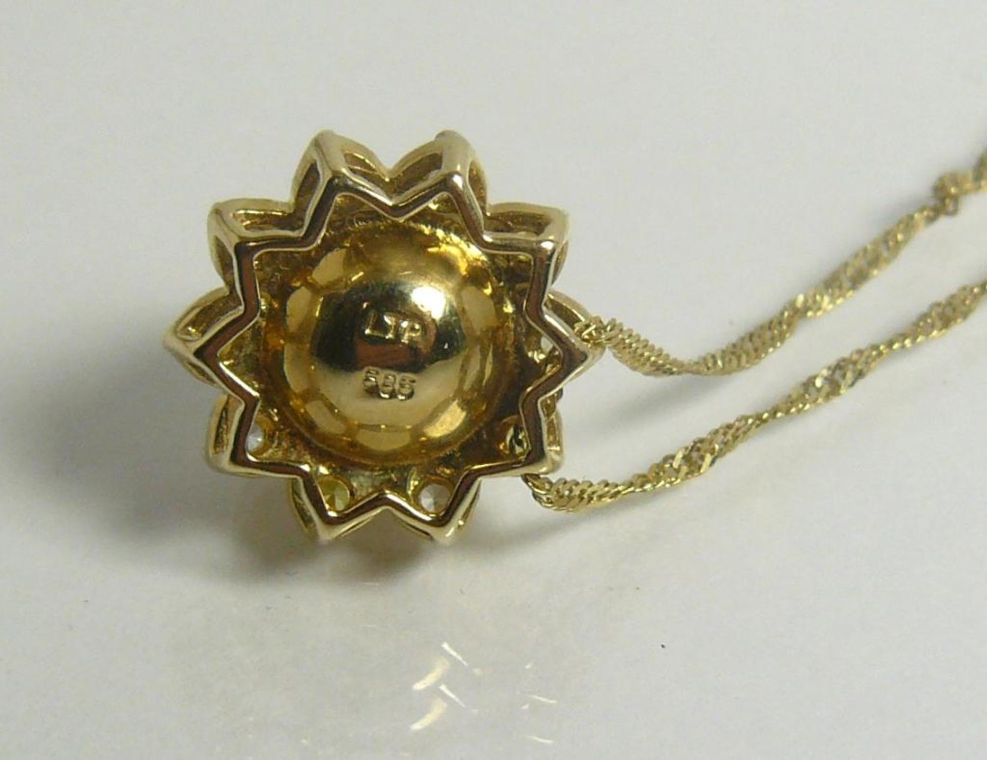 Goldkette-585- und Anhänger-585- mit Perle d-9mm und Diamanten(weisse&gelbe),zus.4,4gr.,Kette L- - Bild 4 aus 4