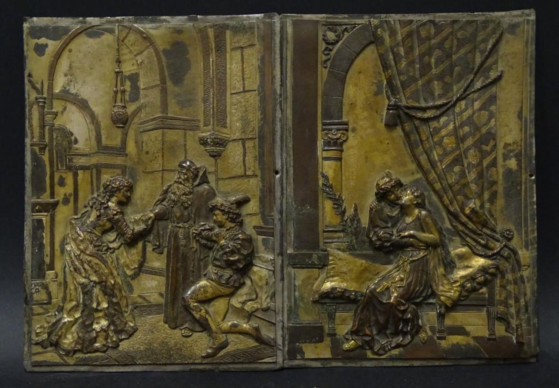 2 Metallplatten mit Reliefs, galante Szenen, je. 22x16 cm, Alters-u. Gebrauchsspuren, 19.Jhd. - Bild 2 aus 4