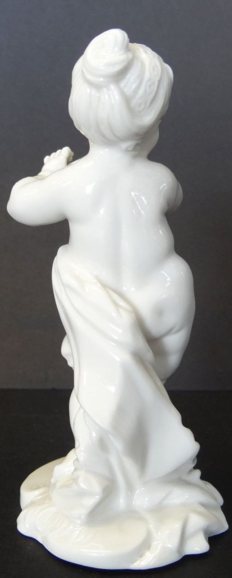 Flötenspielender Putto "Nymphenburg" weiss, H-10 cm, guter Zustan - Bild 4 aus 5