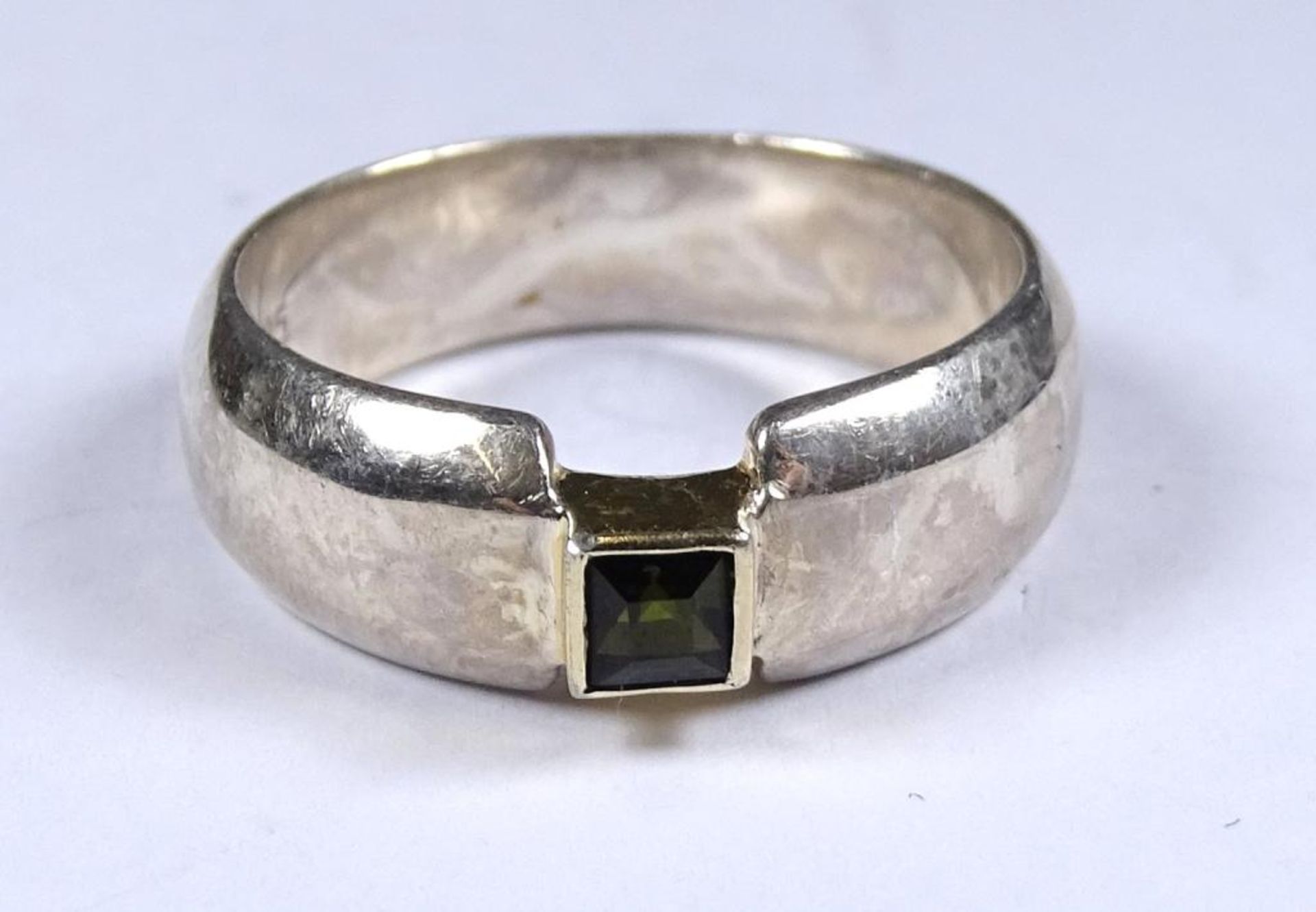 Ring,Silber -925- mit grünem Stein,tw.vergoldet, 4,6gr., RG 5