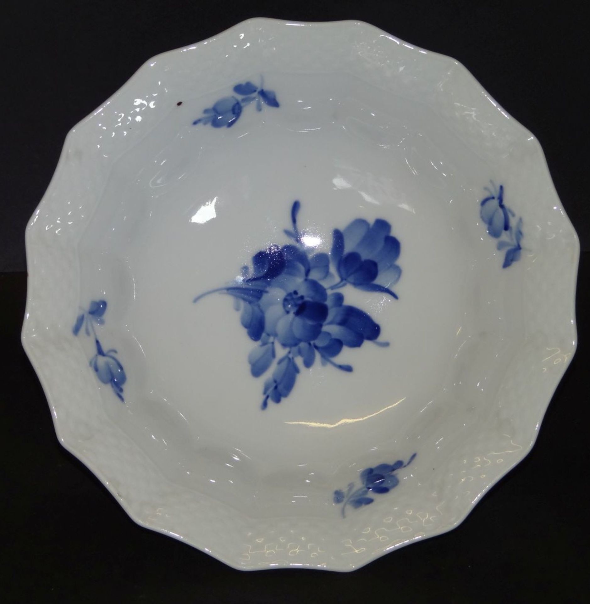 Schale Royal Copenmhagen" blaue Blumen, H-5 cm, D-19,5 cm