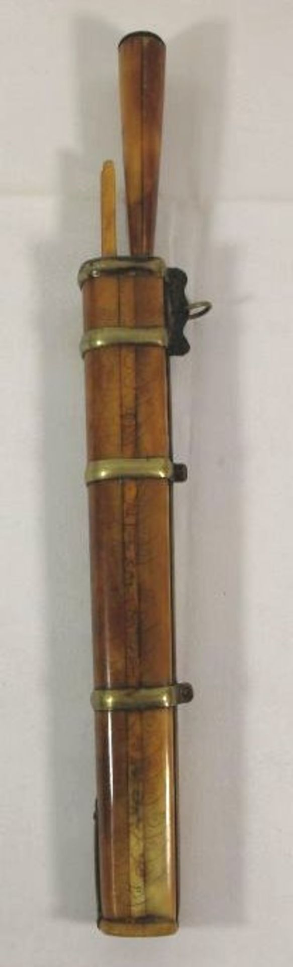 Reisebesteck m. Messer und Stäbchen, wohl Tibet, feine Gravuren, L-37cm.