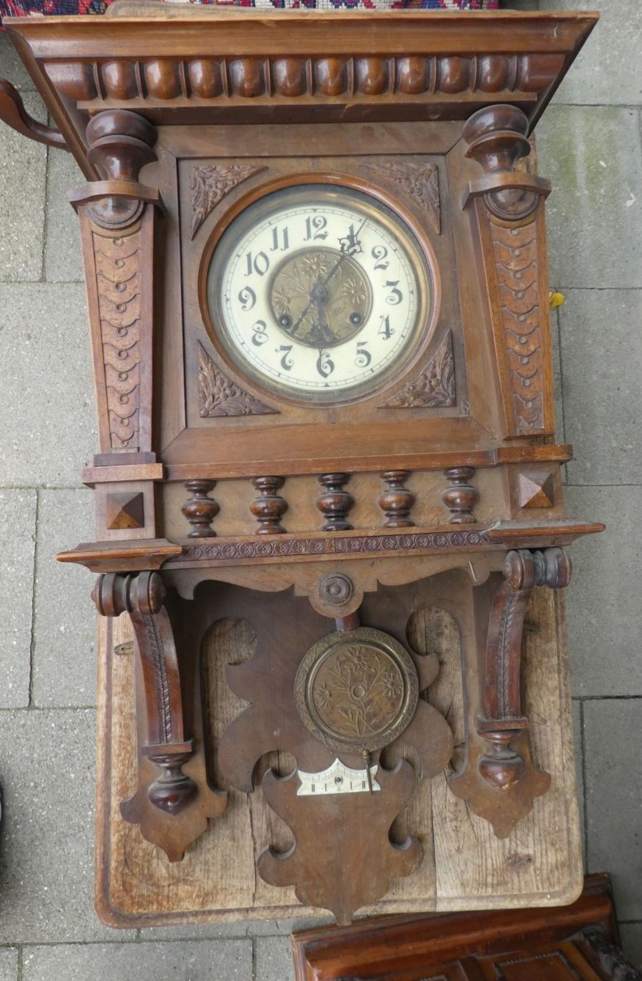 Gründerzeit-Wanduhr in Holzgehäuse,Funktion nicht geprüft, aber soll laufen, H-73 cm, B-44 - Bild 2 aus 6