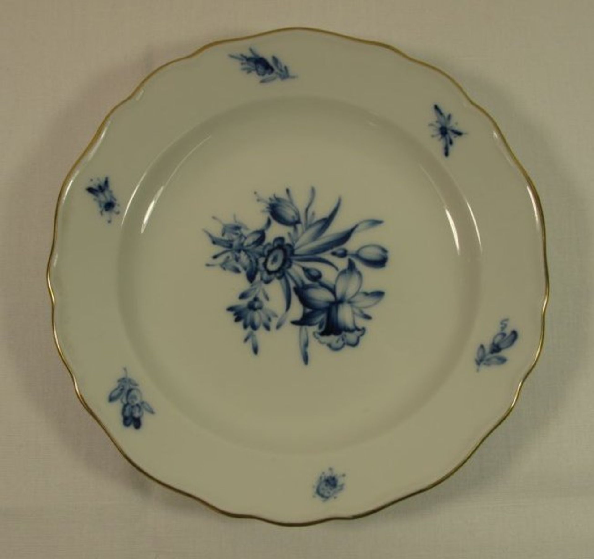 Teegedeck "Meissen", Schwertermarke, 1. Wahl, blaue Blume, älter, Tasse H-5cm. - Bild 3 aus 4