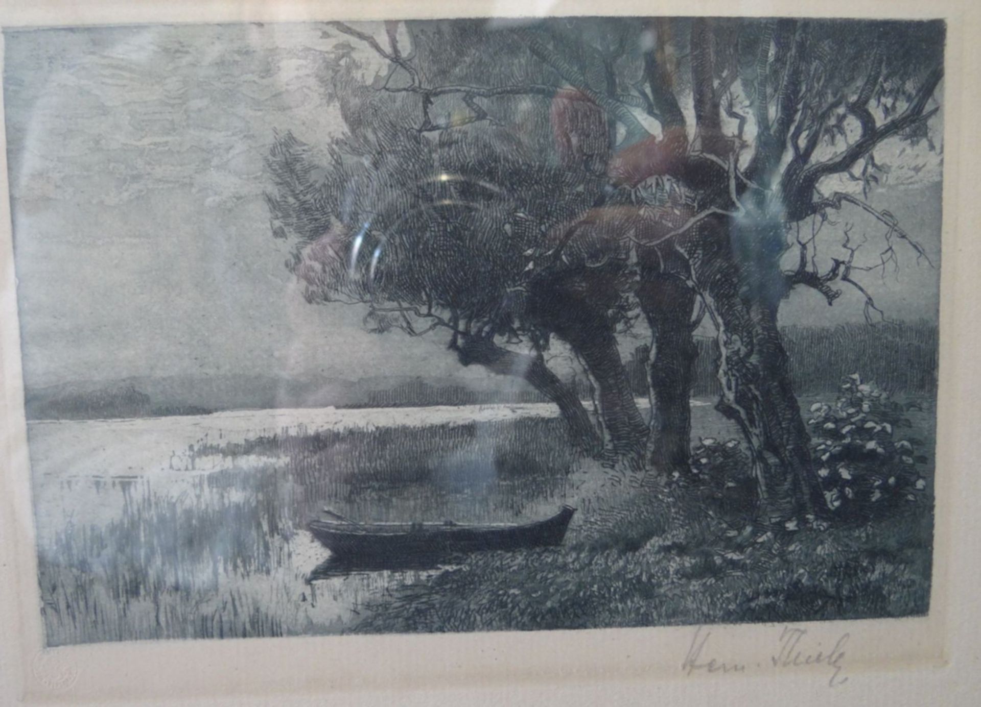 Hermann THIELE (1867-1956) "Kahn am Ufer" Aquatinta-Radierung, ger/Glas, RG 20x26 cm