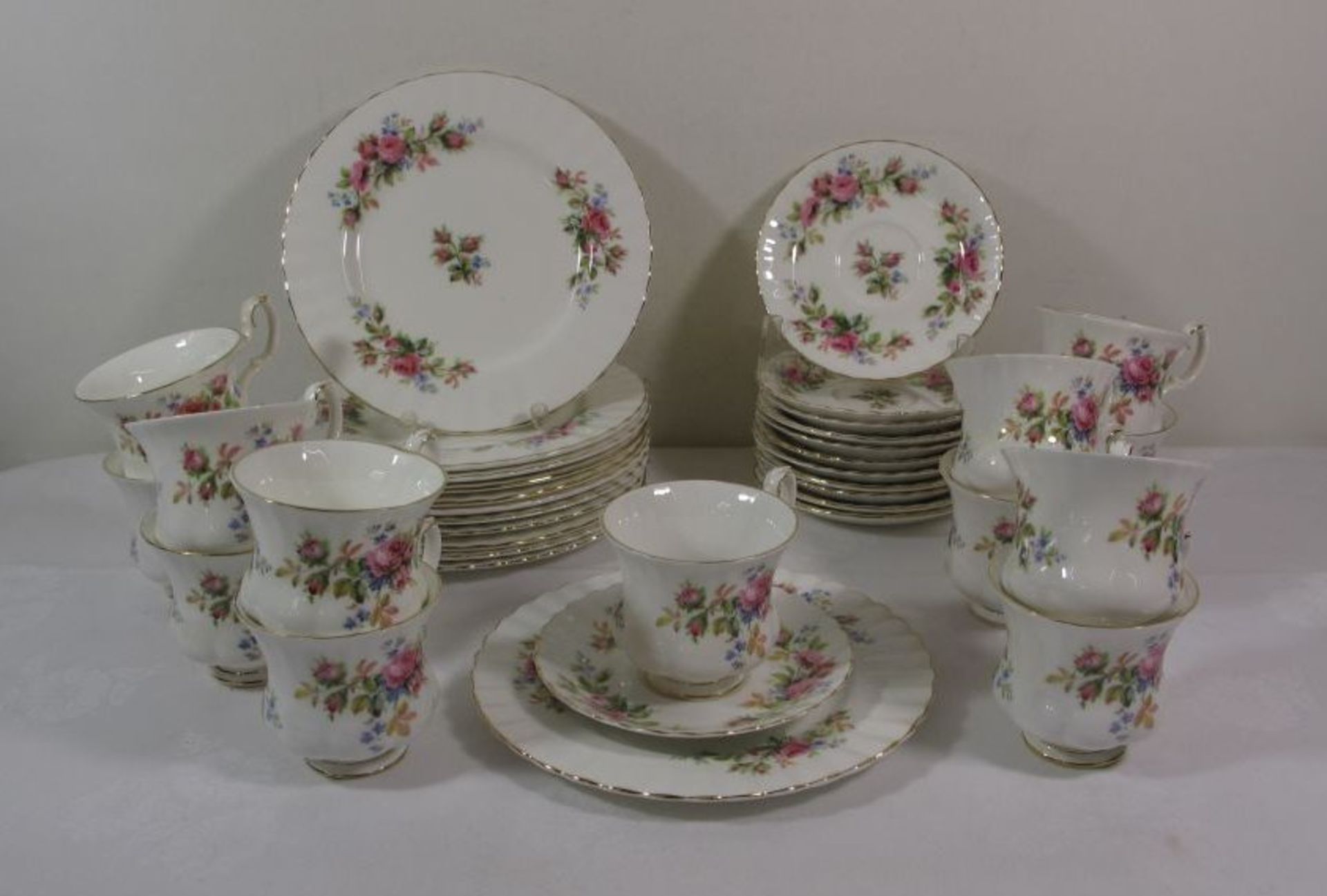 Restservice "Royal Albert", Moss Rose, 13x Tassen, 12x U.T., 12x Kuchenteller.