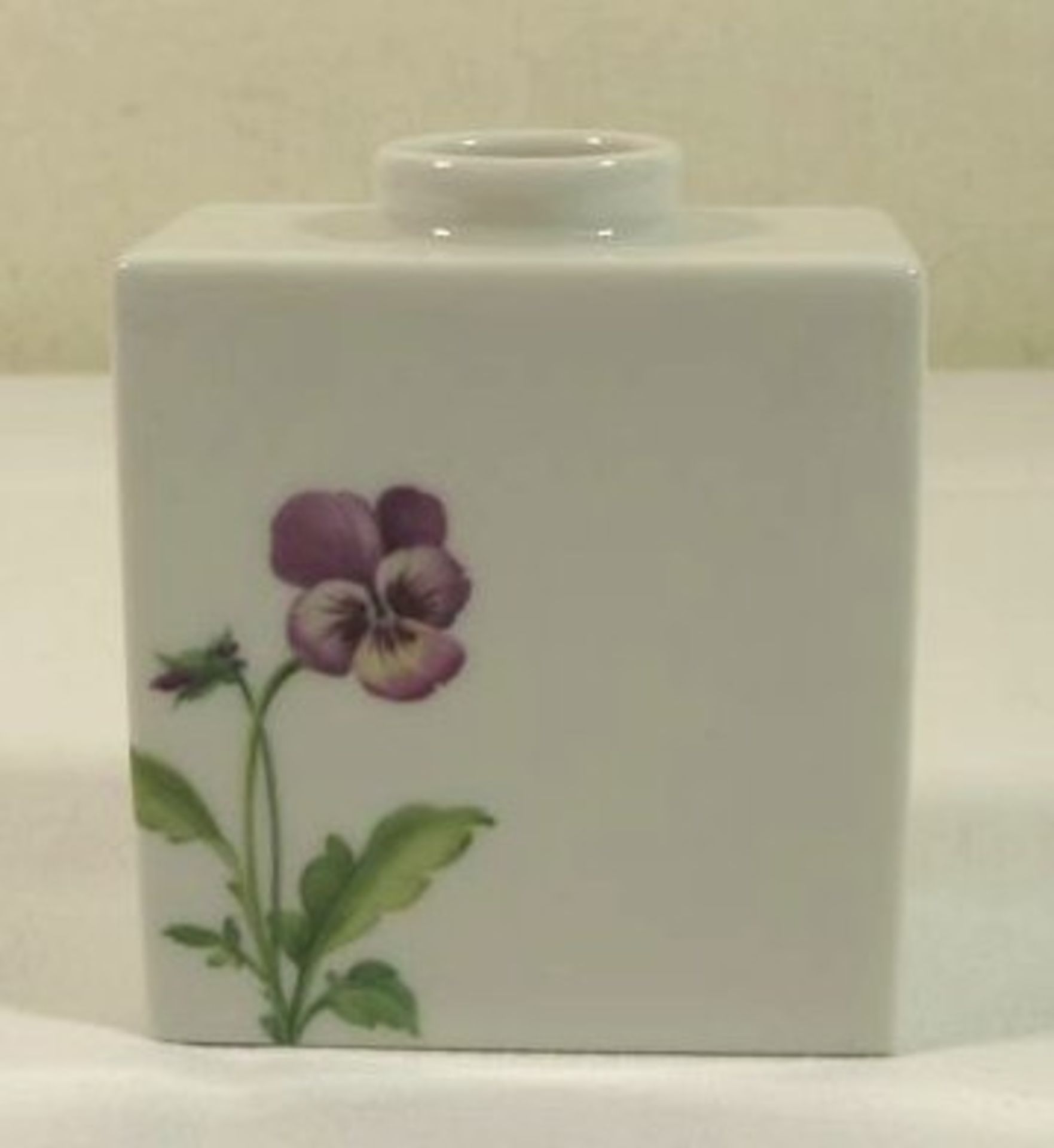 kl, Vase "KPM", Berlin, Cadre, florale Bemalung, H-7cm.