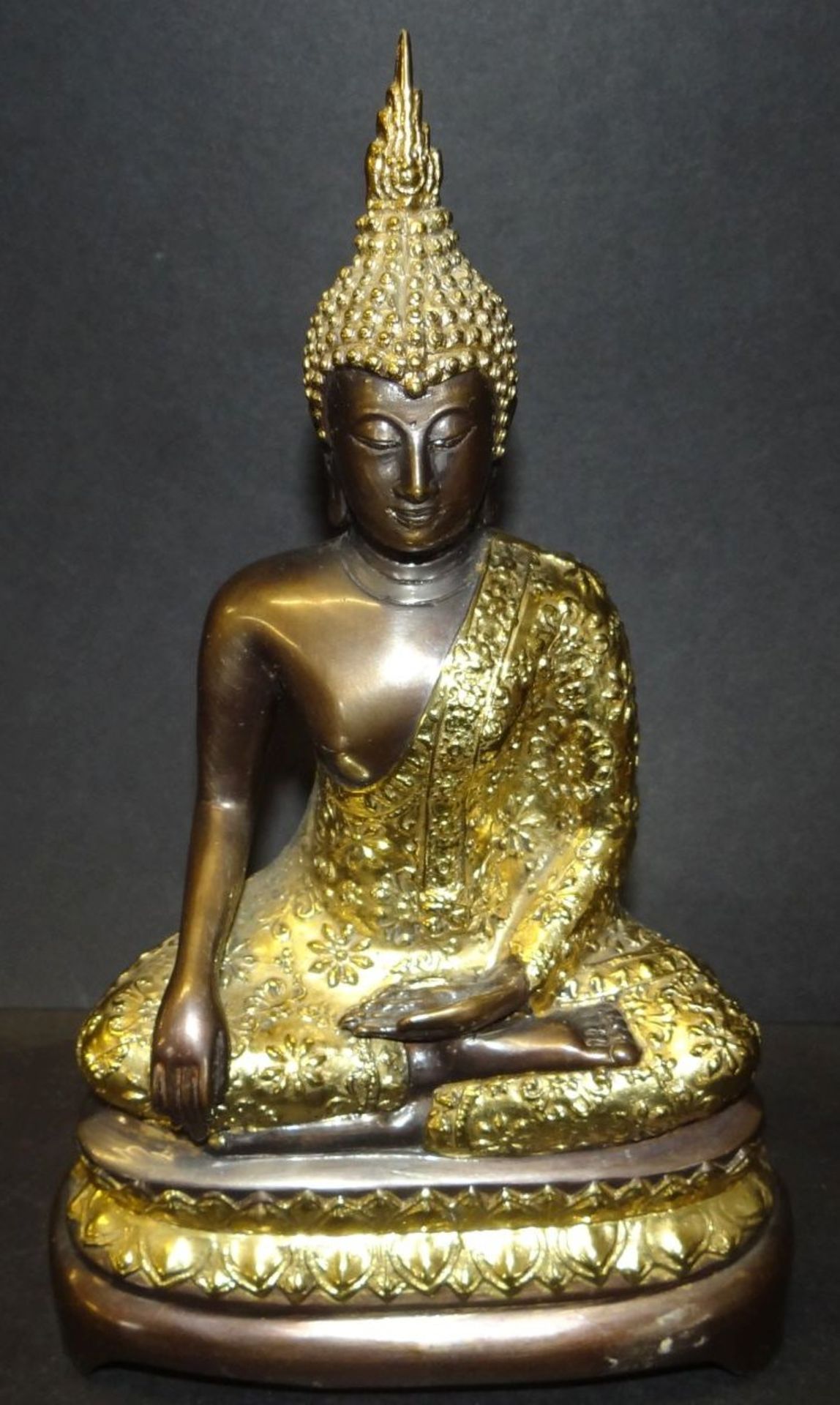 Bronze-Buddha, tw. feuervergoldet, H-21,5 cm