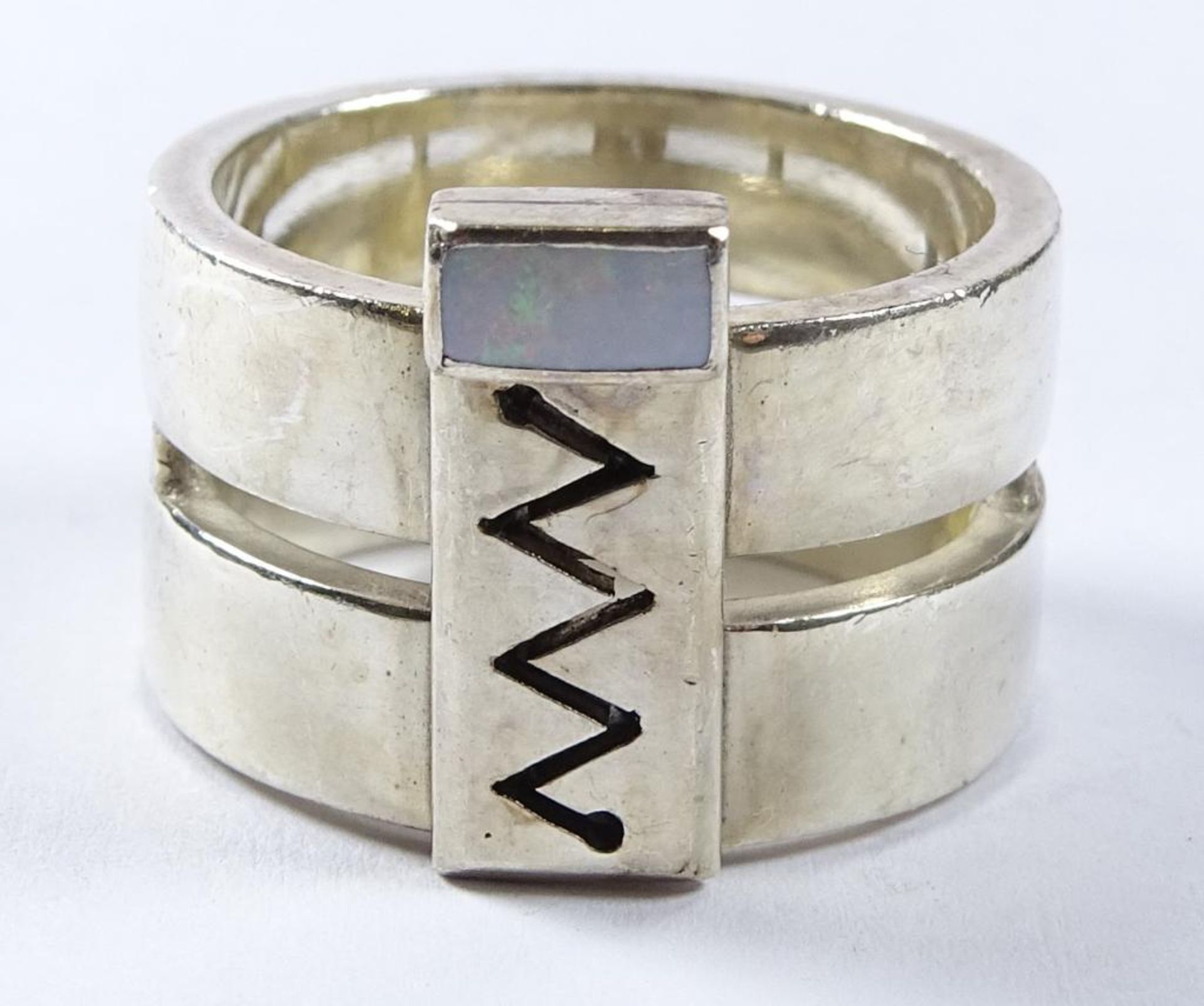 Schwerer Ring, Silber-geprüft, mit Opal, 15,2gr., RG 5