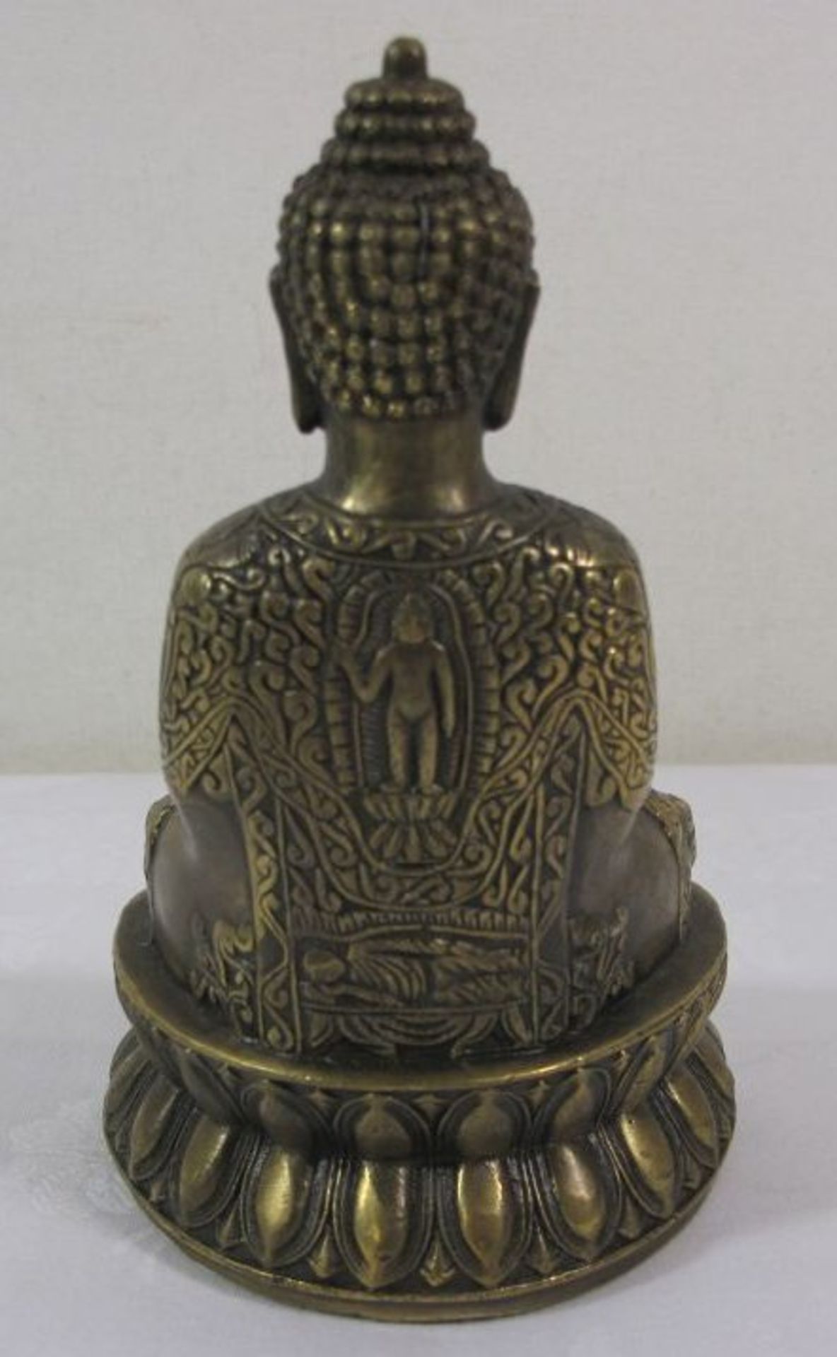 Buddha auf Lotustrohn, Bronze gefüllt, gemarkt, H-17cm. - Bild 2 aus 3