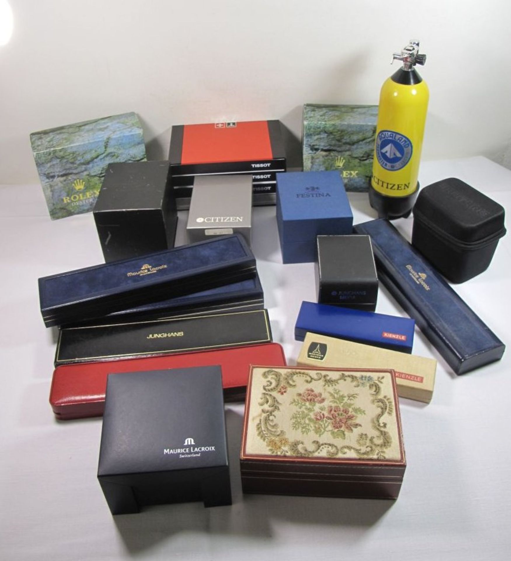 Konvolut div. Uhrenboxen, Omega, Breitling, Rolex etc., teilw. Gebrauchsspuren, 18 Stück.