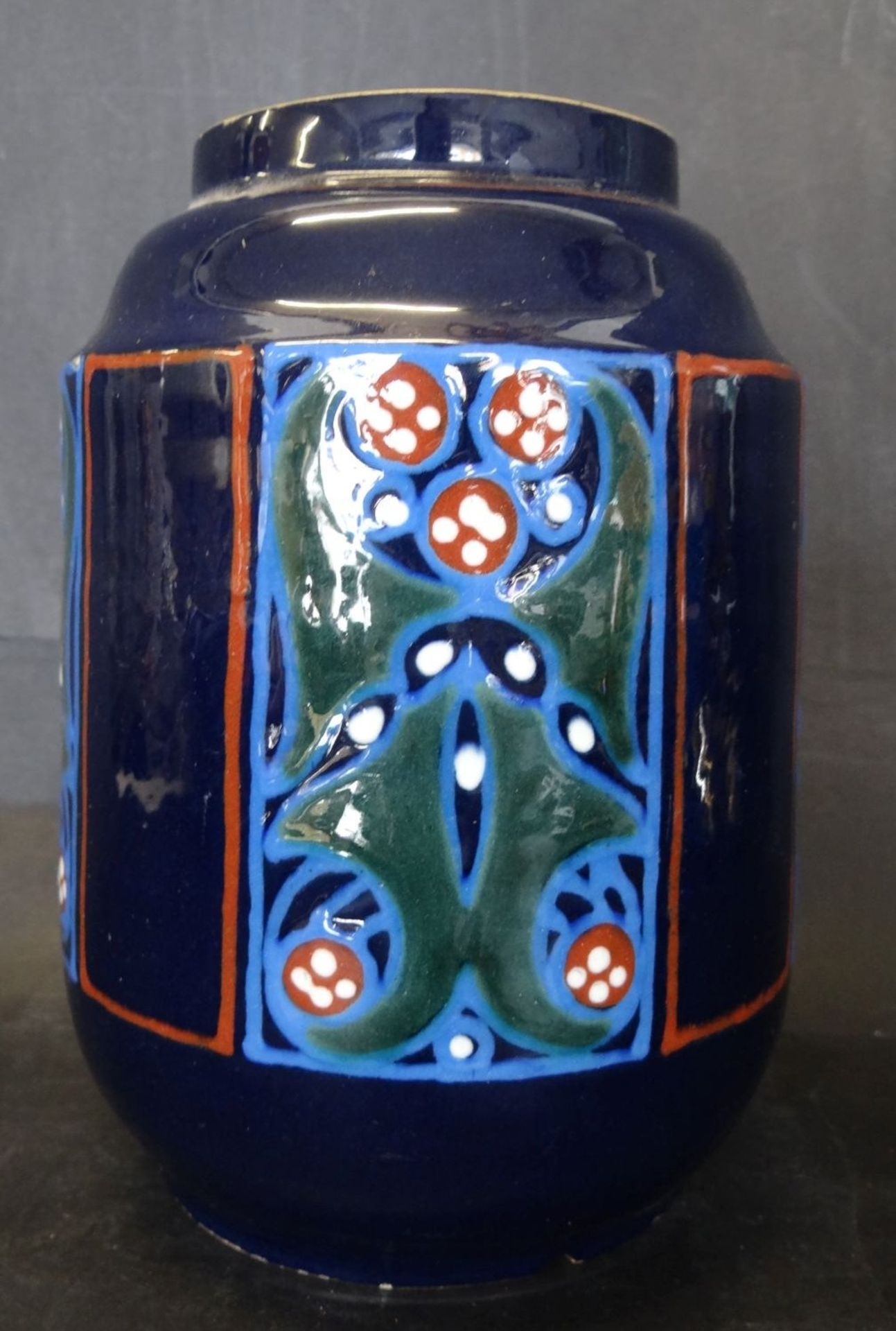 Fayence-Vase "Karlsruhe" Prägemarke, Entwurf?, H-19,5 c