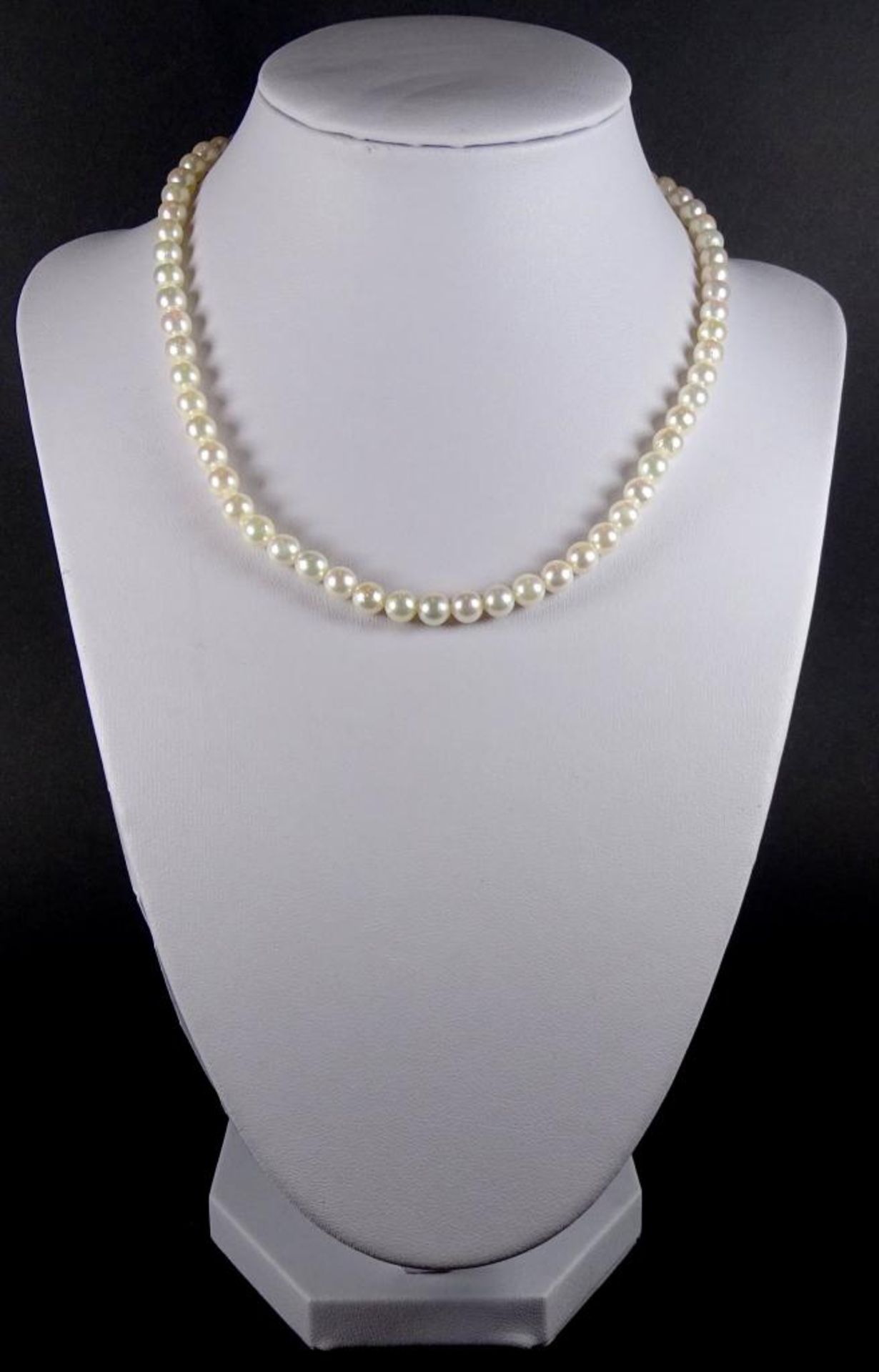 Zuchtperlen Halskette mit Silberschliesse-925-,L-38,5cm,d-5,5-5,9mm,ungetragen aus