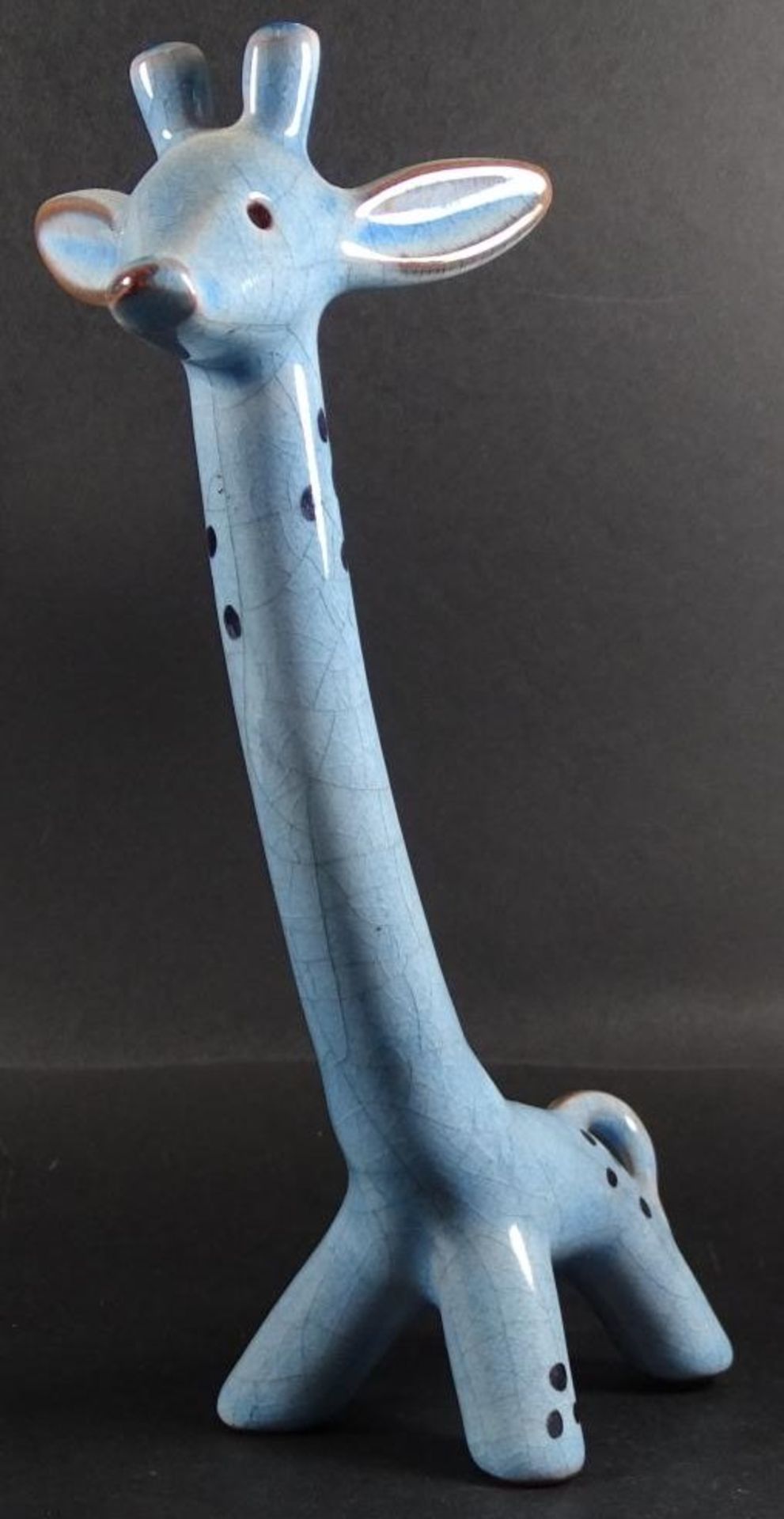 Bosse, Walter Wien 1904 - 1979, blaue Giraffe, Karlsruher Majolika, H-17 cm, craquelliert